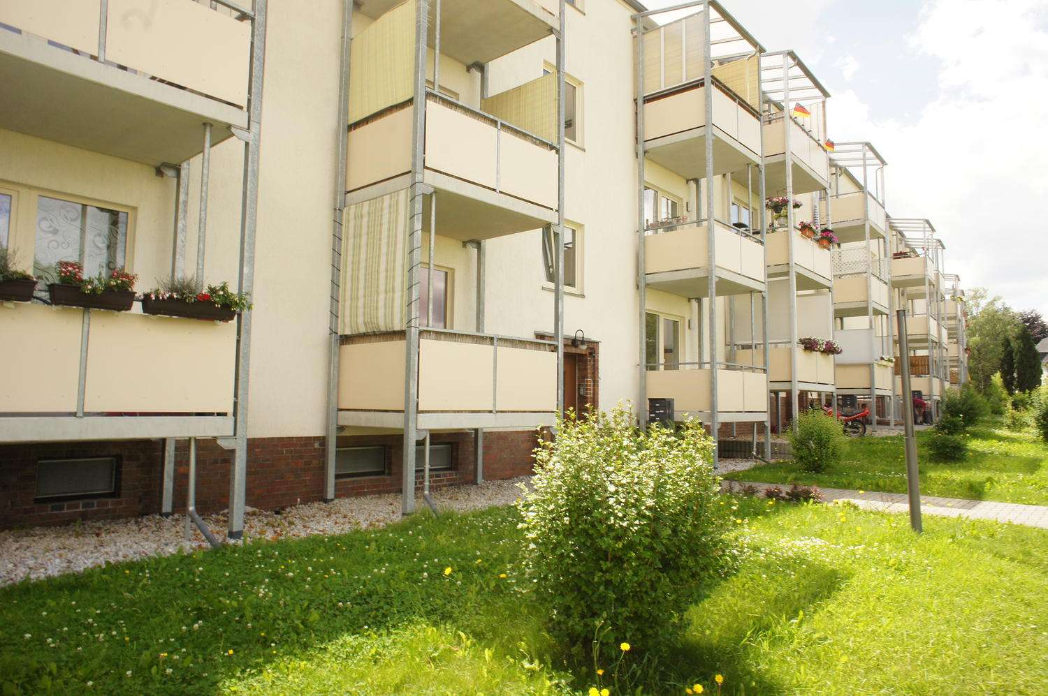 Frei ab 1.1.27 – Wohnen am Heimgarten im 1.OG – Schlafniesche / Balkon an der Küche !, 9127 Chemnitz