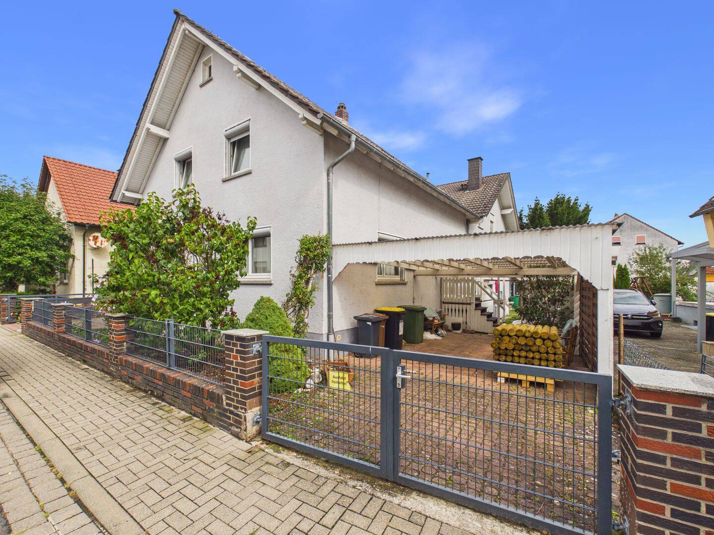 Familienglück auf drei Ebenen – mit Partyraum, Carport und kleinem Gartenabschnitt, 61130 Nidderau
