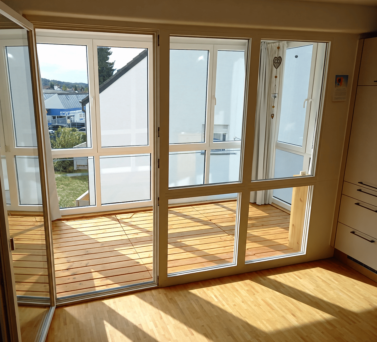 2-Zimmer-Wohnung mit Wintergarten und 55 qm in Warmbronn, 71229 Leonberg