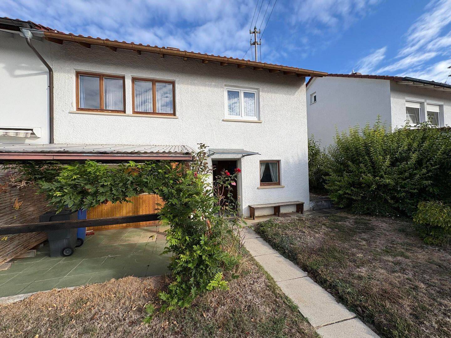 Doppelhaushälfte mit Garten und viel Potential, 72379 Hechingen