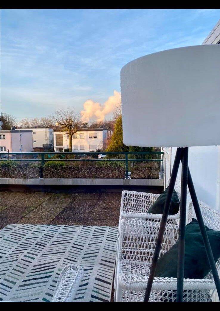 Schöne möblierte 1-Zimmer-Wohnung mit großer Terrasse – Nachmieter gesucht!, 65934 Frankfurt am Main (Höchst Nied)