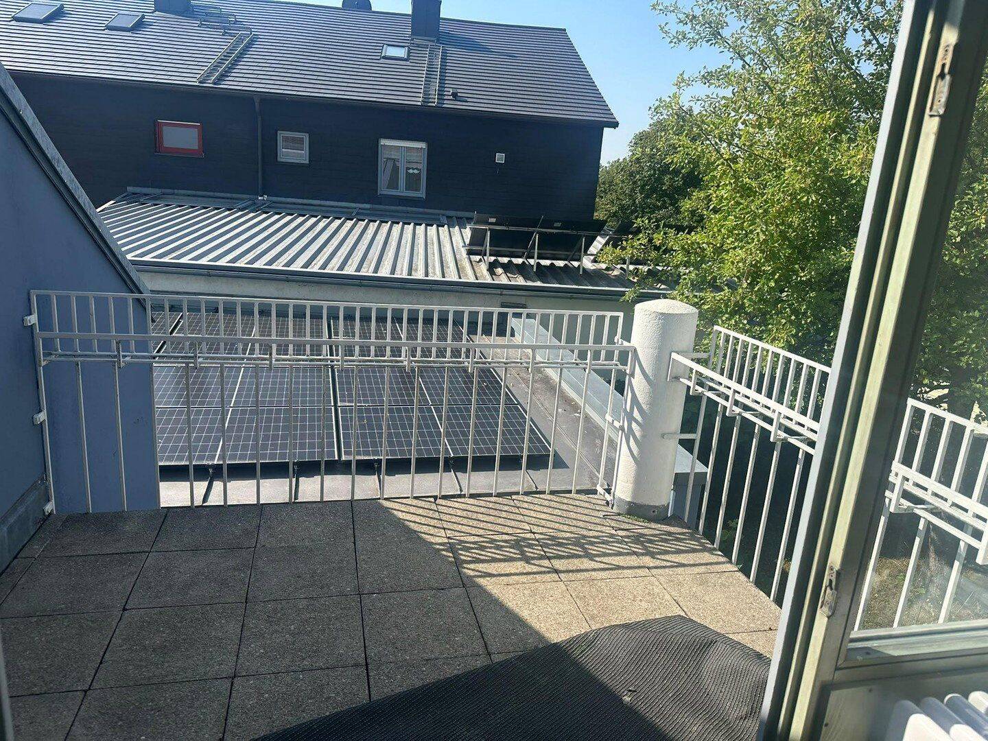 Charmante 2-Zimmer-Wohnung mit großzügigem Dachstudio, Balkon & Einbauküche in Vierkirchen, 85256 Vierkirchen