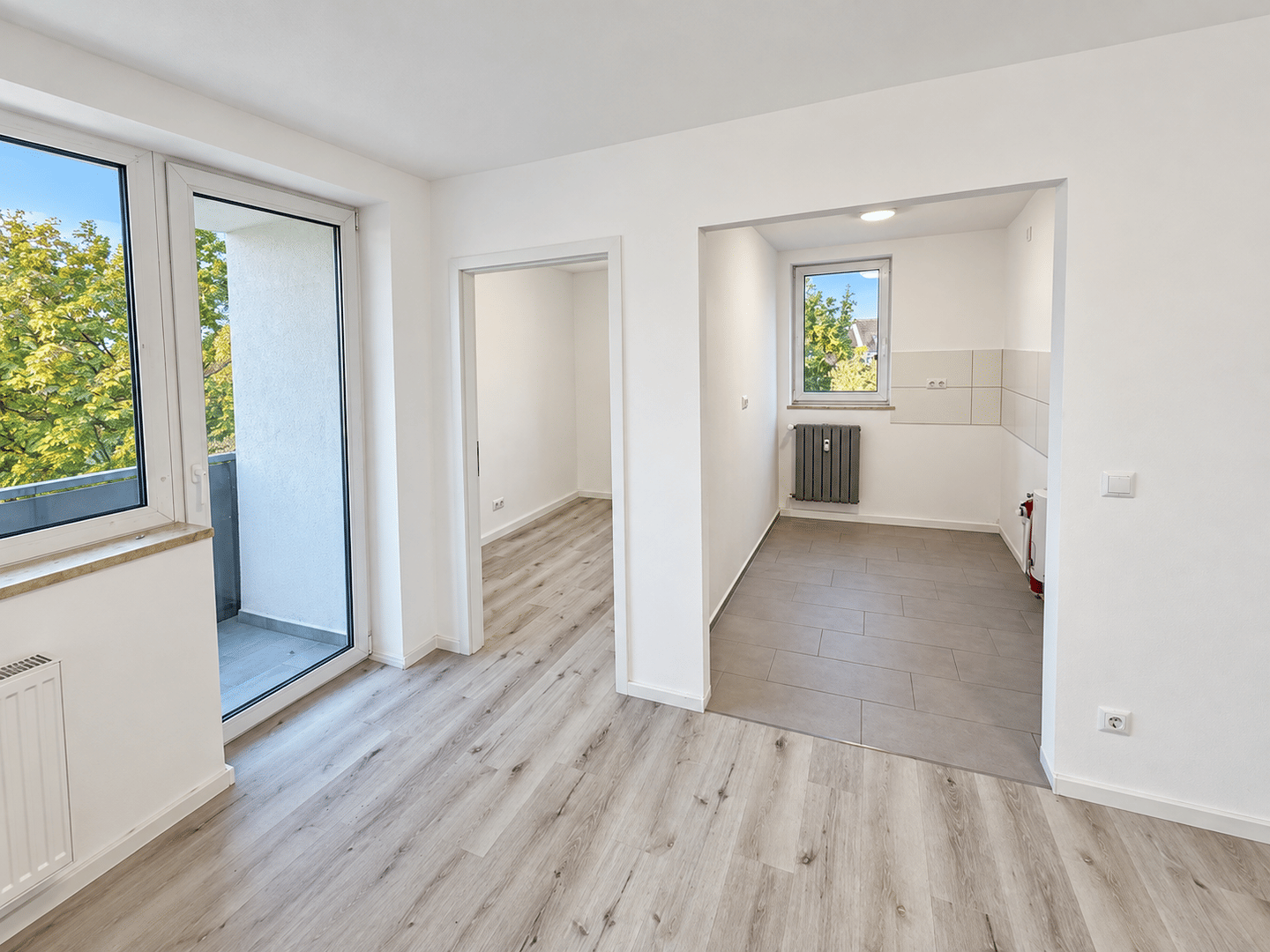 Erstbezug nach Kernsanierung – hochwertige 3,5-Zimmer Wohnung mit Balkon, 90480 Nürnberg (Gleißhammer Mögeldorf Tiergarten Weichselgarten Zerzabelshof)