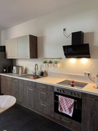 – schöne große Wohnung – Bezug nach Voll- und Kernsanierung, 6110 Halle (Saale) (Damaschkestraße Gesundbrunnen Innenstadt Lutherplatz Saaleaue)
