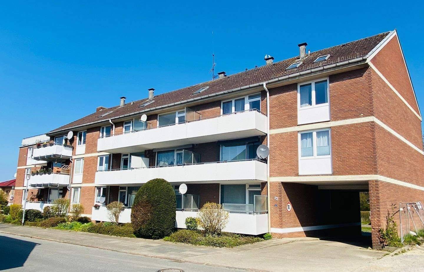 Neustadt Zentrum! Schöne 2-Zi.-Whg.- Großer Balkon – Stellplatz – nur 250m zum Marktplatz u. 650m zur Waterkant!, 23730 Neustadt in Holstein