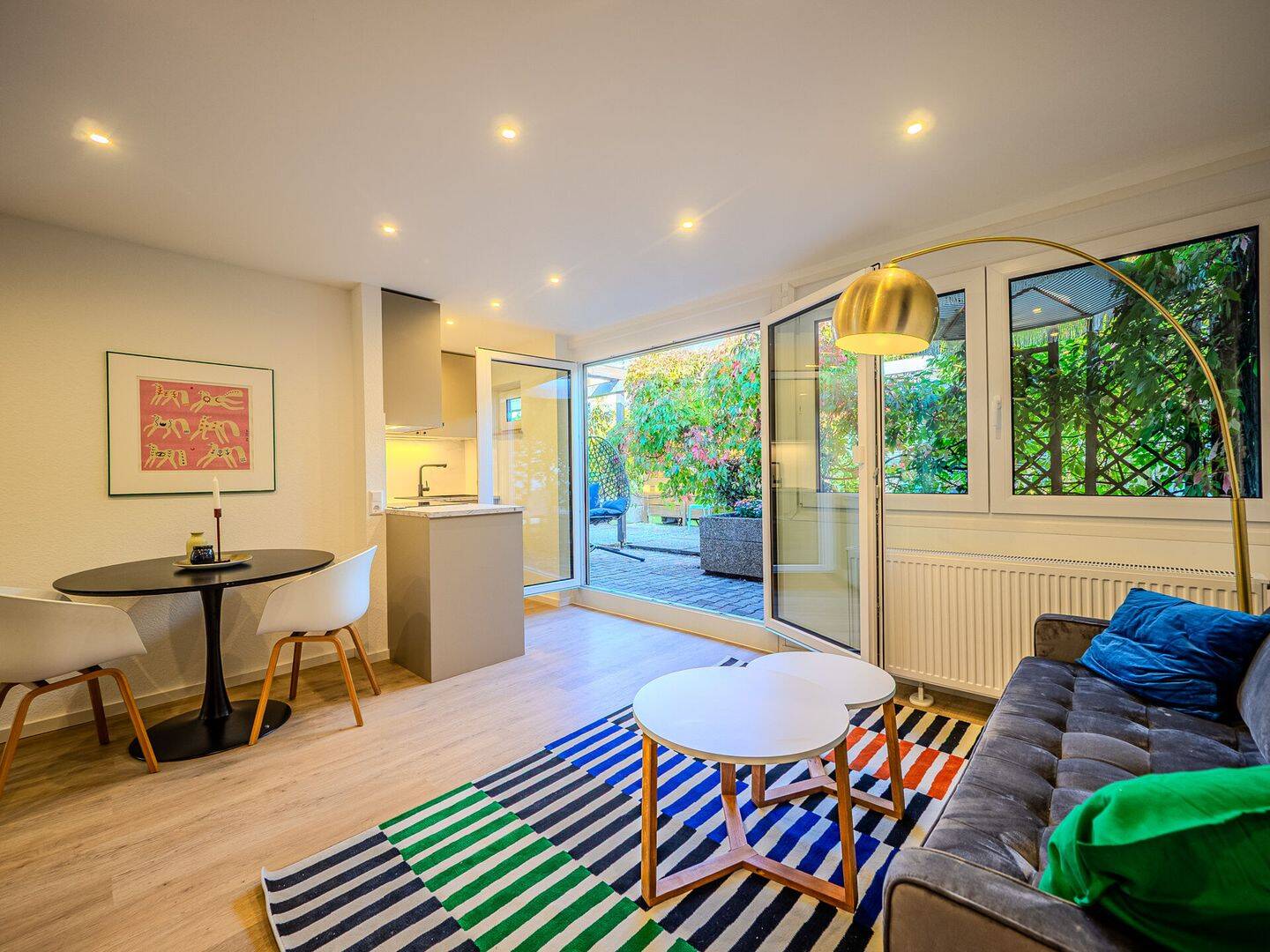 Bezugsfreie und Kernsanierte 1-Zimmer-Wohnung mit Terrasse in Freiburg-Oberau, 79117 Freiburg im Breisgau