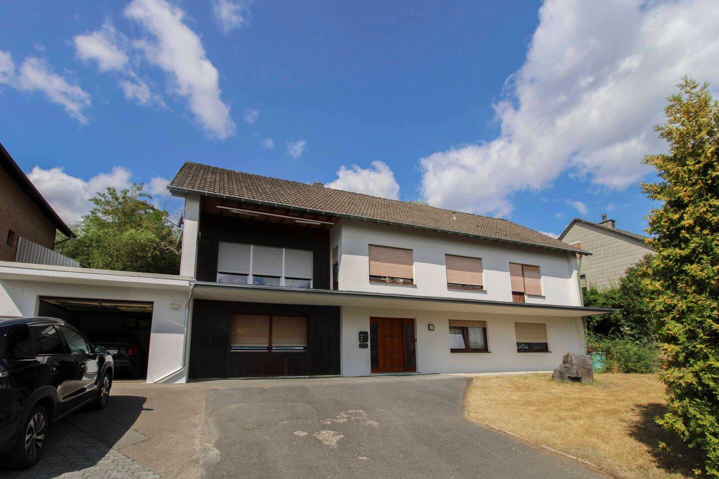 Großzügiges Einfamilienhaus in idyllischer Lage – auch als Mehrgenerationenhaus geeignet, 52385 Nideggen