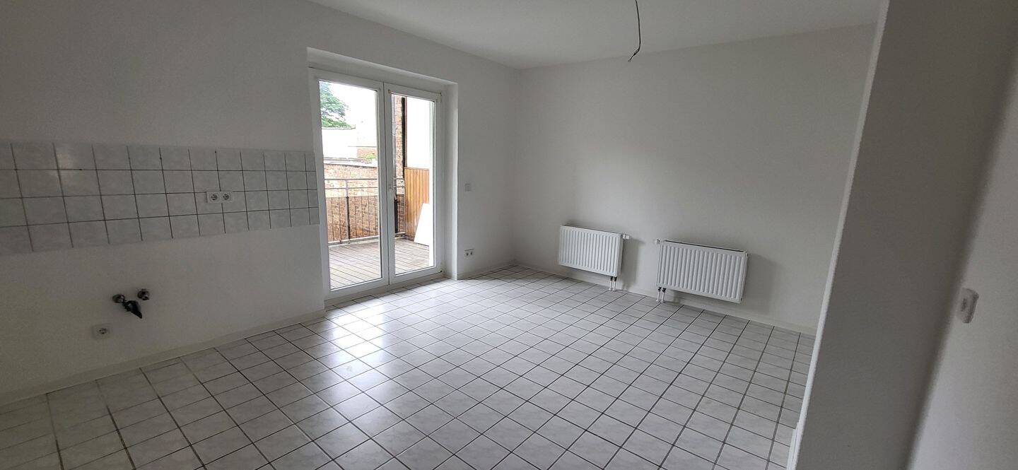 Geräumige 3-Raum Wohnung mit großem Balkon, 8468 Reichenbach im Vogtland