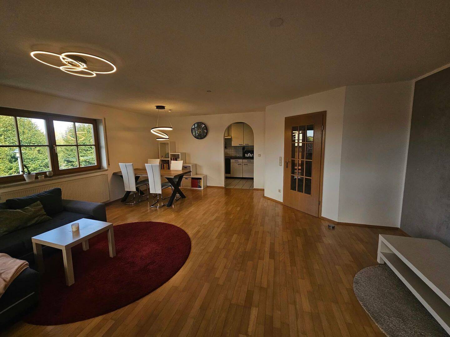 Helle 2-Zimmer-Wohnung mit Südbalkon, Einbauküche und Tiefgaragenstellplatz in Großaitingen, 86845 Großaitingen