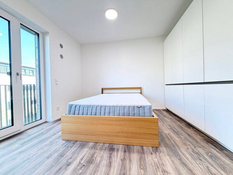 Alles drin, alles neu: Möbliertes 1-Zimmer-Apartment, 70191 Stuttgart (Bad Cannstatt Nord)