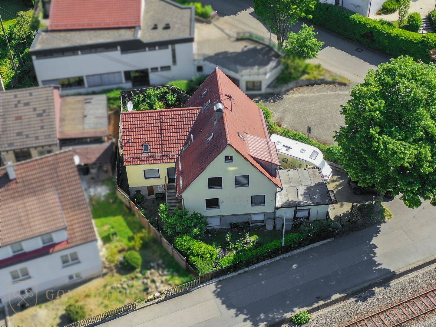 Familientraum in Lenningen – EFH mit Einliegerwohnung, Garten & sofort bezugsfrei, 73252 Lenningen