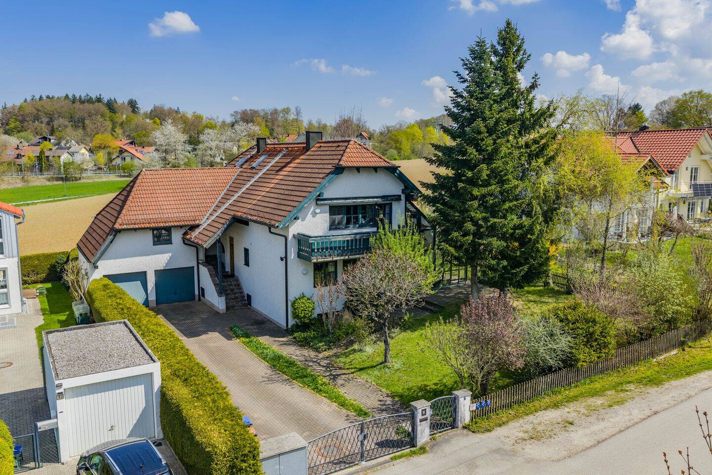 Viel Raum für die Familie – Einfamilienhaus mit Mehrgenerationenpotenzial in Geisenbrunn, 82205 Gilching