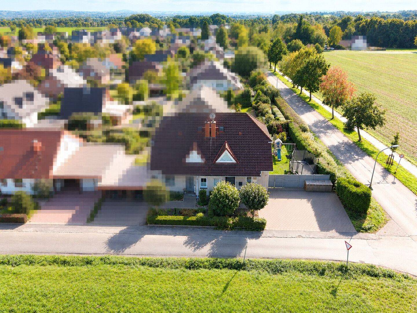 Modernisiertes Einfamilienhaus mit unverbautem Blick auf das Wiehengebirge und PV-Anlage., 32549 Bad Oeynhausen