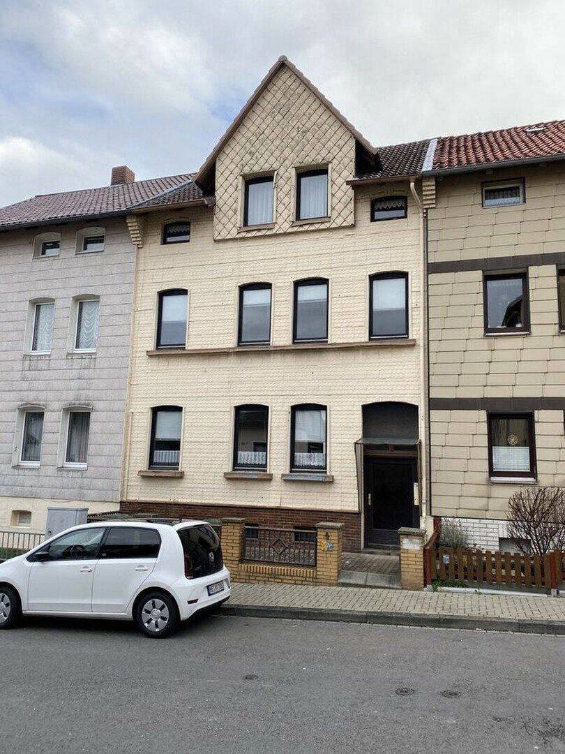 Reihenmittelhaus mit Eigentumsgrundstück mit ausbaufähigem Dachboden!!!, 38154 Königslutter am Elm