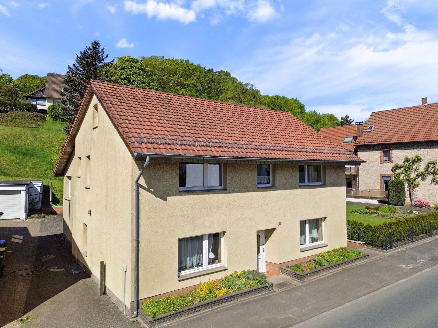 Großzügiges Ein- bis Zweifamilienhaus – ideal für Handwerker!, 33813 Oerlinghausen
