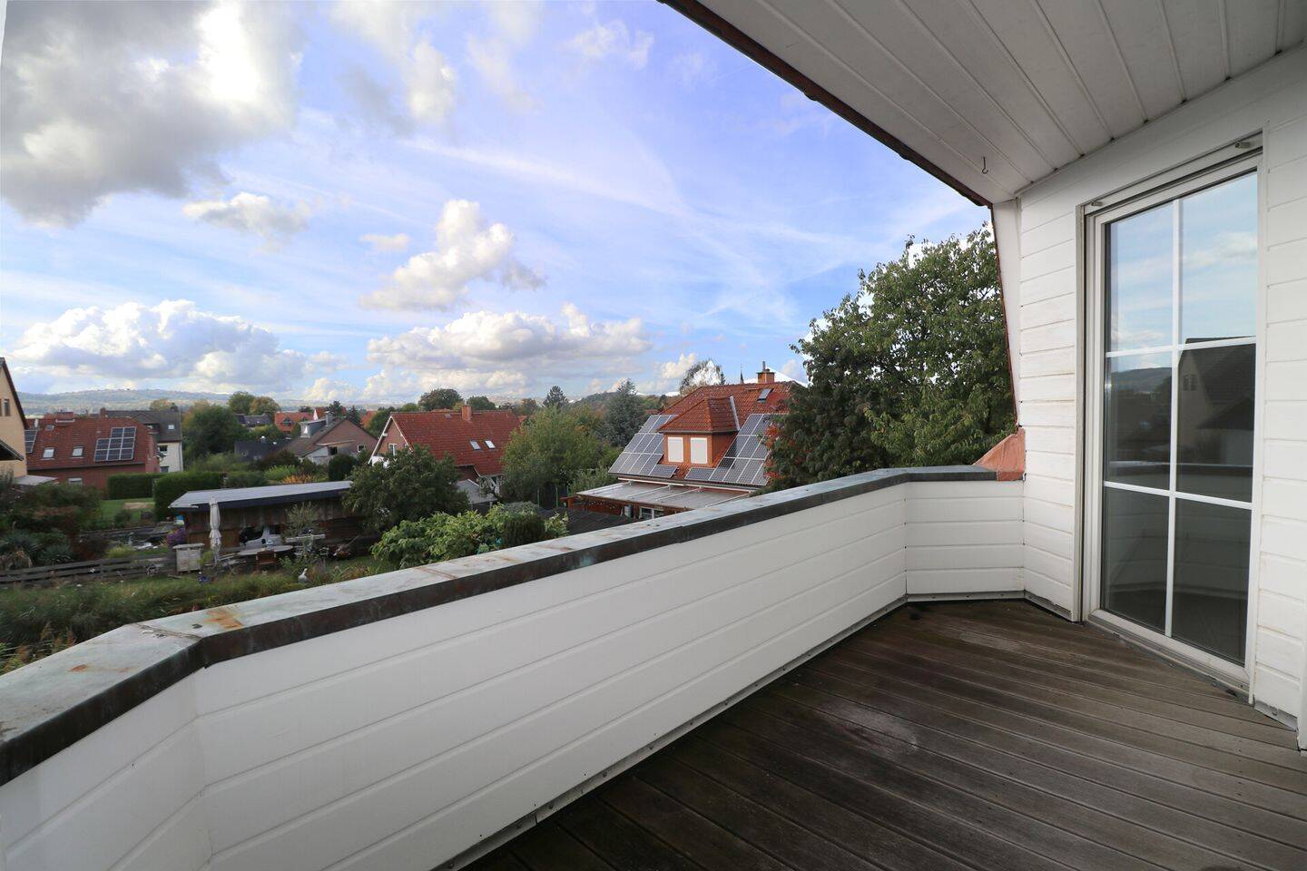 Provisionsfrei! – Helle 3-Zimmer-Wohnung mit Loggia und Weitblick in Diekholzen OT Söhre, 31199 Diekholzen