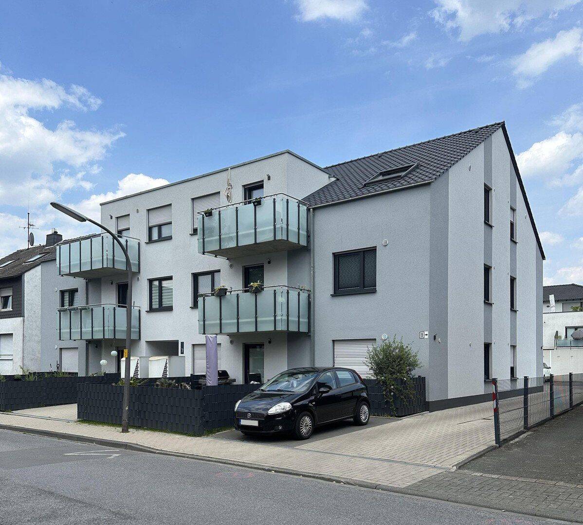 Lichtdurchflutete Neubauwohnung mit großem Balkon in Recklinghausen, 45663 Recklinghausen