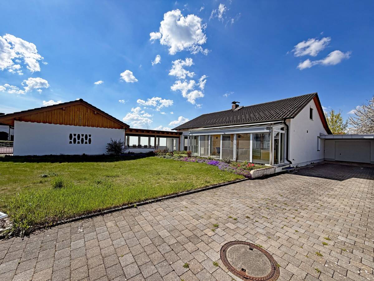 Gute Raumaufteilung mit Wintergarten als Highlight, 84547 Emmerting