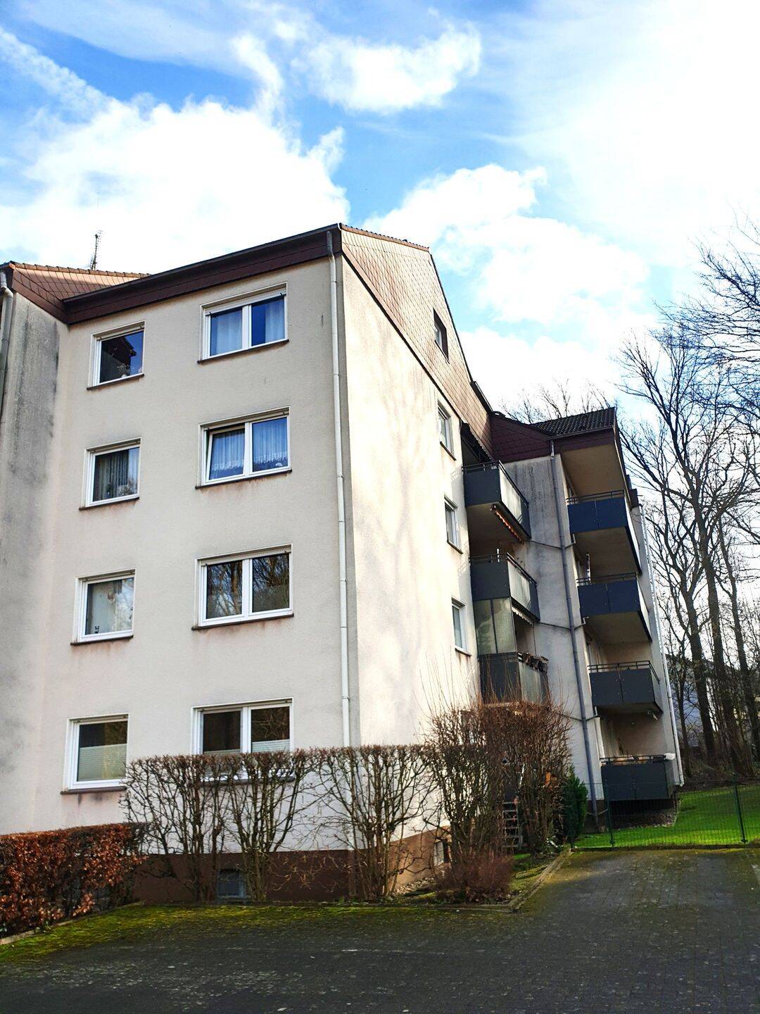 Attraktive und vollständig renovierte 3-Zimmer-Wohnung mit Einbauküche in Arnsberg, 59755 Arnsberg