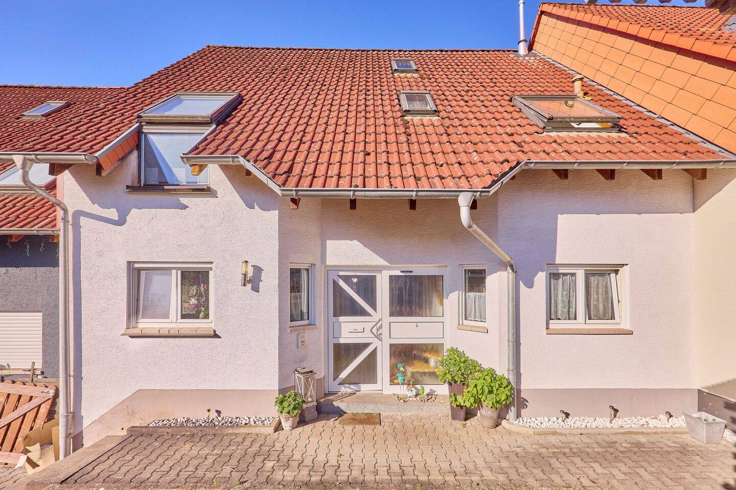 Schönes Reihenhaus in ruhiger, familienfreundlicher Wohnlage!, 67659 Kaiserslautern (Erfenbach Erlenbach Innenstadt Morlautern)