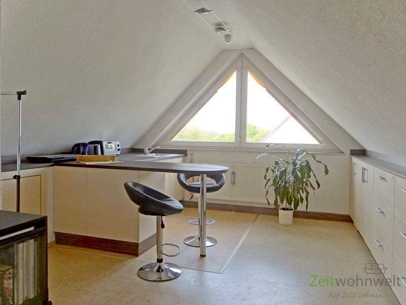 (EF0293_M) Erfurt: Urbich, moderne Dachgeschosswohnung mit großen Giebelfenstern, WLAN inklusive, Wäscheservice möglich, 99098 Erfurt