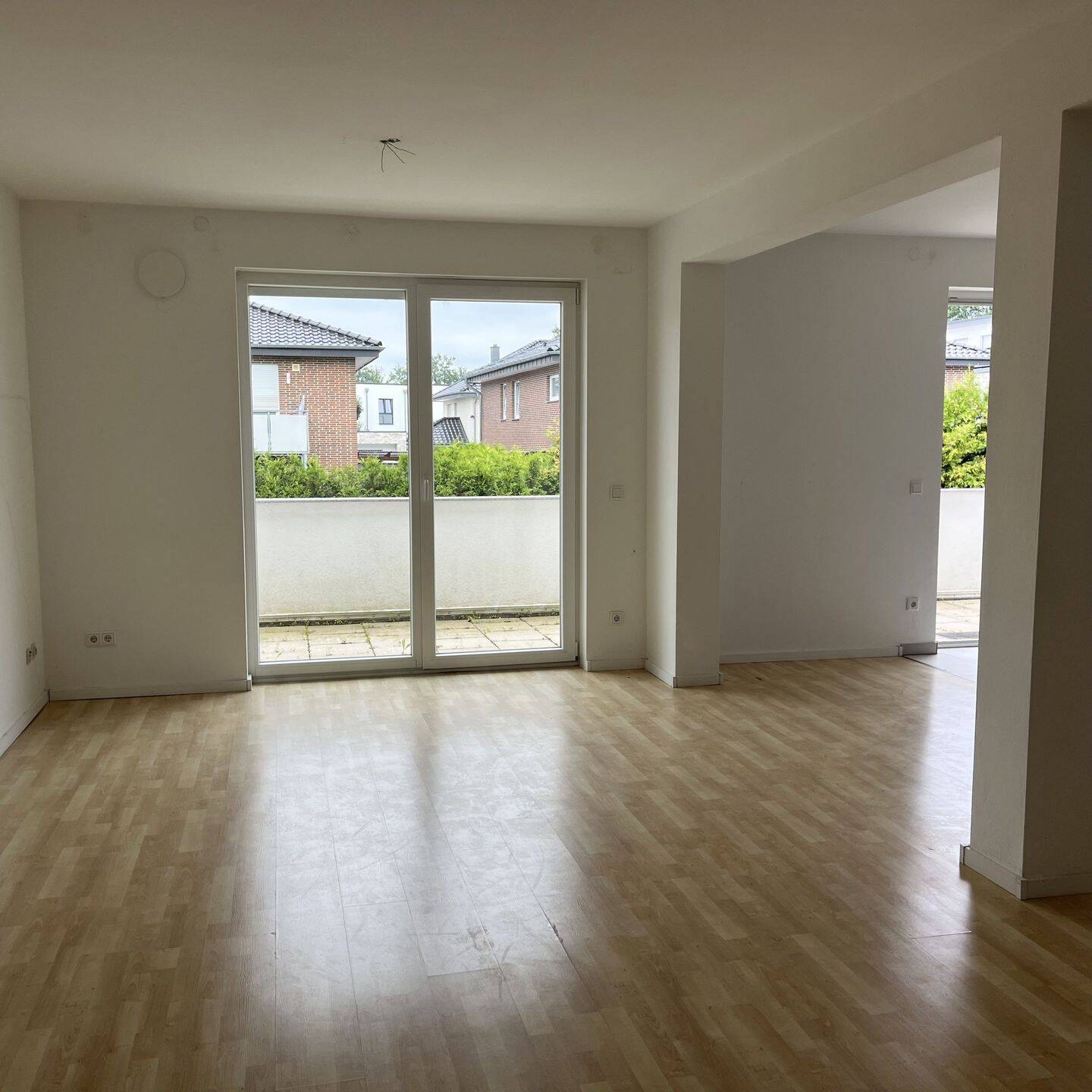 Fast wie ein eigenes Haus, großzügige Maisonette mit 5 Zimmern und ca. 140 m², 33129 Delbrück