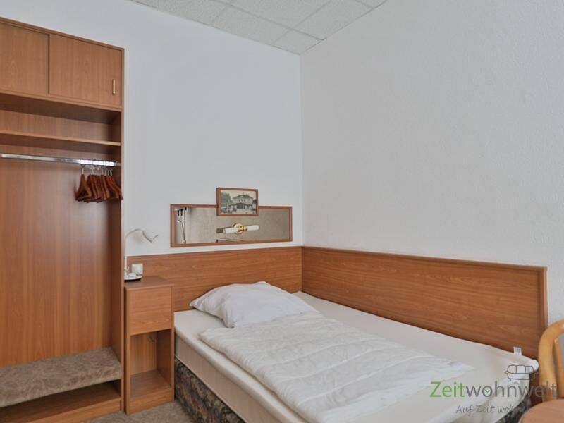 (EF1161_M) Dresden: Meißen, kleines preiswertes möbliertes Apartment mit WLAN, PKW-Stellplatz möglich, 1662 Meißen