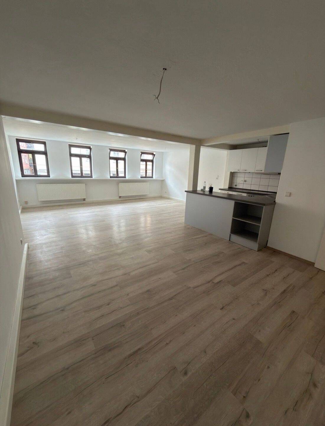 Frisch renovierte 3,5-Zimmer-Wohnung mit Balkon und Einbauküche im Zentrum von Coburg, 96450 Coburg