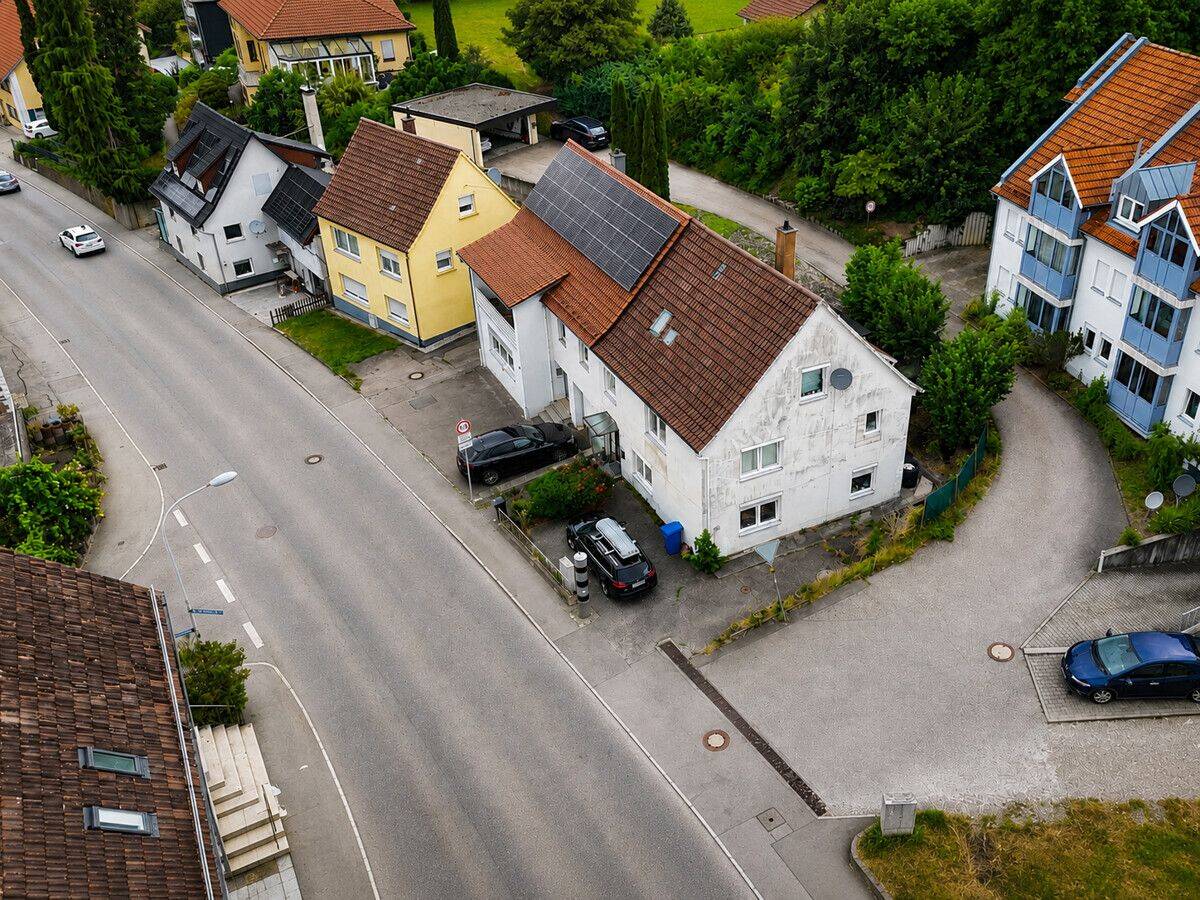 Teilmodernisierte Doppelhaushälfte mit 149 m² Wohnfläche in Ochsenhausen, 88416 Ochsenhausen