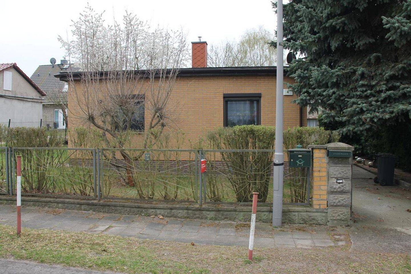 Einfamilienhaus mit Baupotenzial im Norden von Berlin von Privat, 13125 Berlin (Pankow Buch Französisch Buchholz Karow)