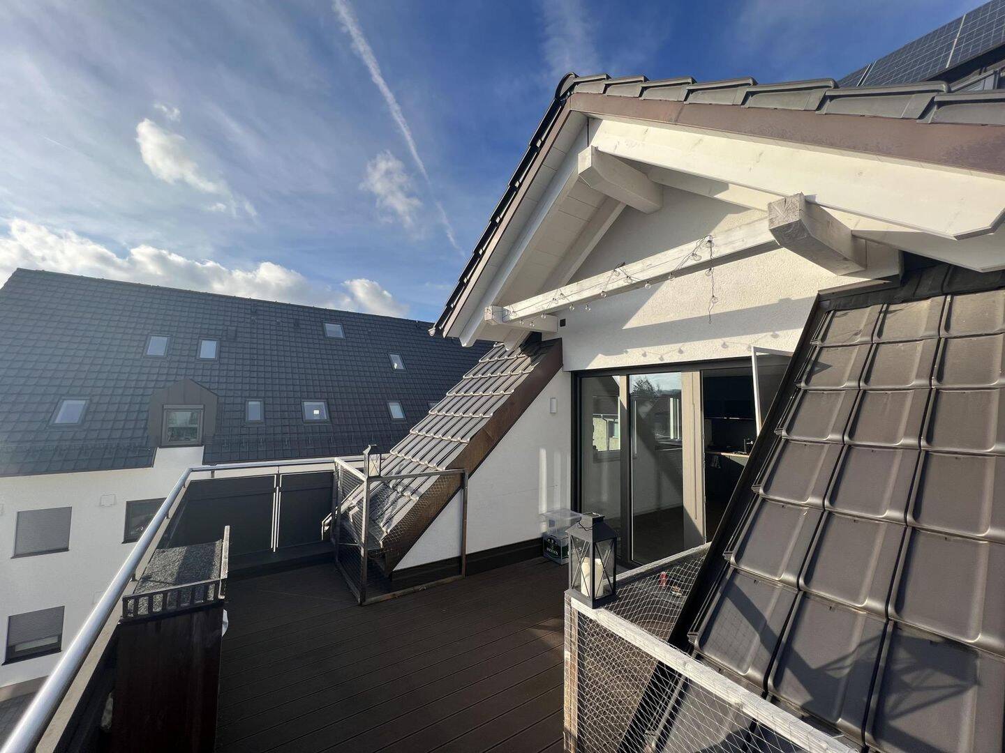 4,5 Zimmerwohnung über zwei Ebenen mit zwei Bädern, Dachterrasse und EBK!!!, 84030 Ergolding (Industriegebiet)