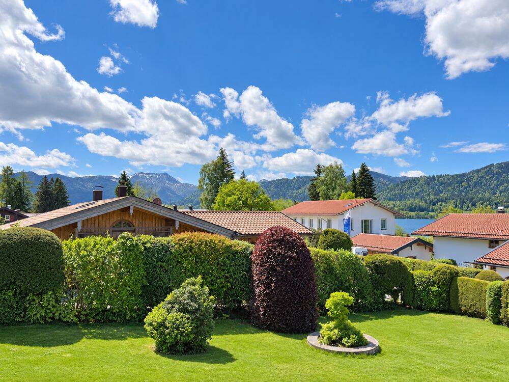 „Wohnen, wo andere Urlaub machen – ruhige 3-Zimmer-Wohnung mit Berg- & Seeblick“, 83703 Gmund a. Tegernsee