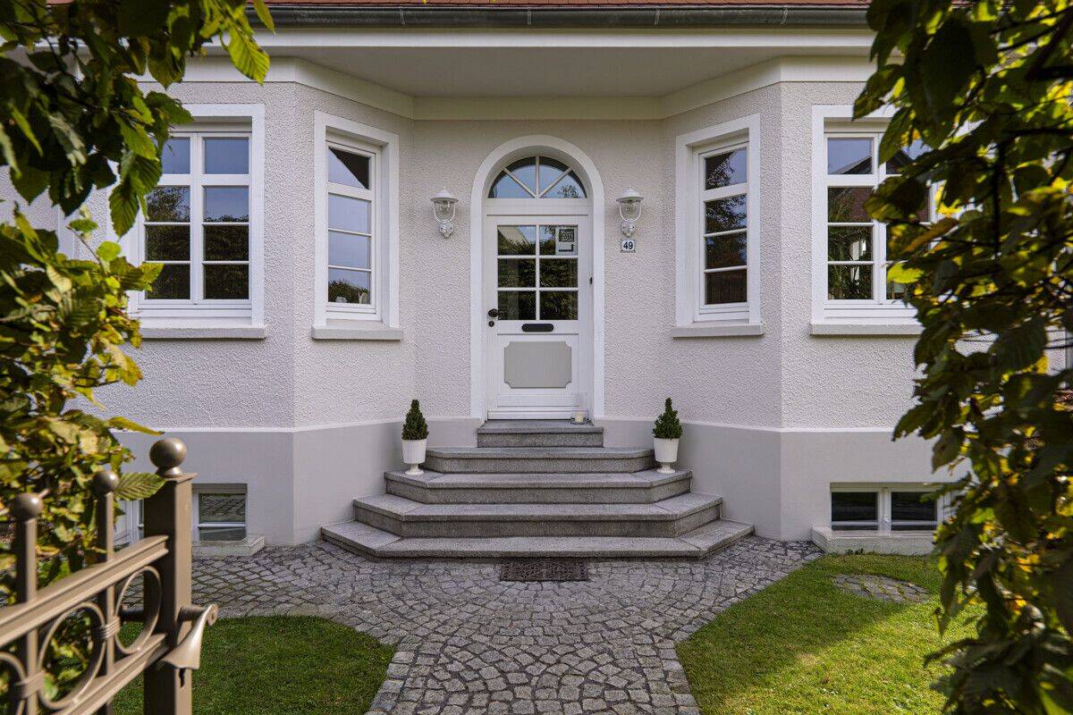 Denkmalgeschützte Stadtvilla mit separatem Atelierhaus, 26316 Varel