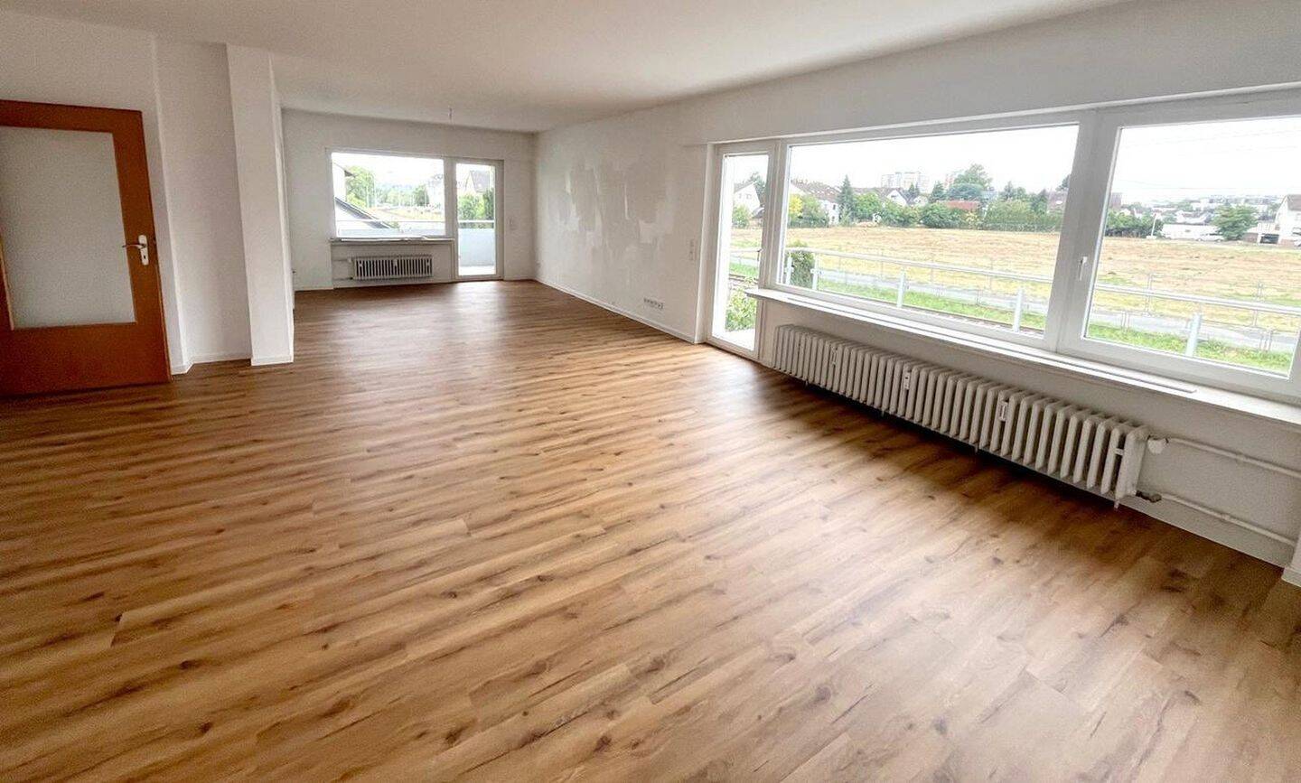 *Viel Platz – 4,5 ZW – 1. OG – großer Balkon – modernes Tageslichtbad*, 60437 Frankfurt am Main