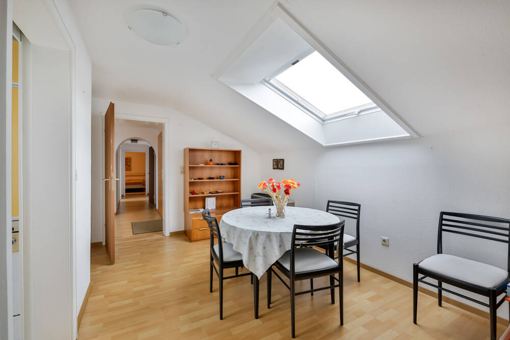 Dachgeschoss-Wohnung in ruhiger Lage, 75210 Keltern