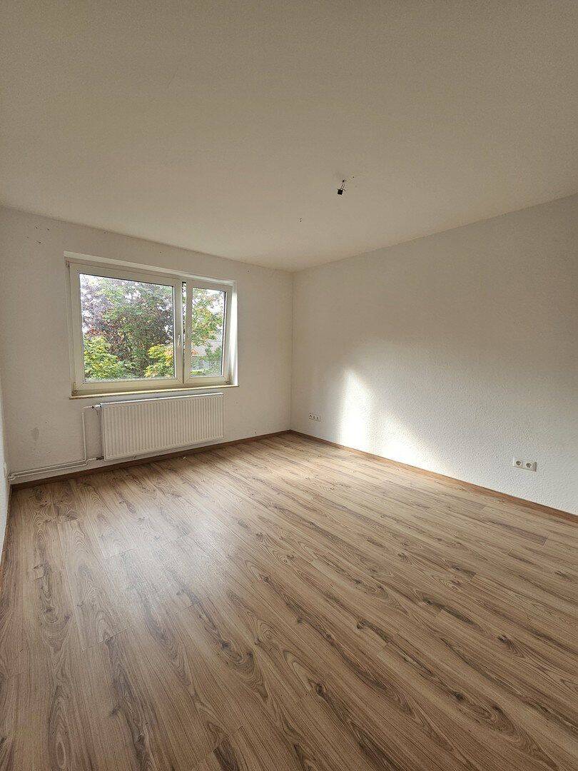 2-Zimmer-Wohnung mit Balkon in Wilhelmshaven Mitte, 26382 Wilhelmshaven (Bant Heppens Innenhafen Innenstadt Siebethsburg)