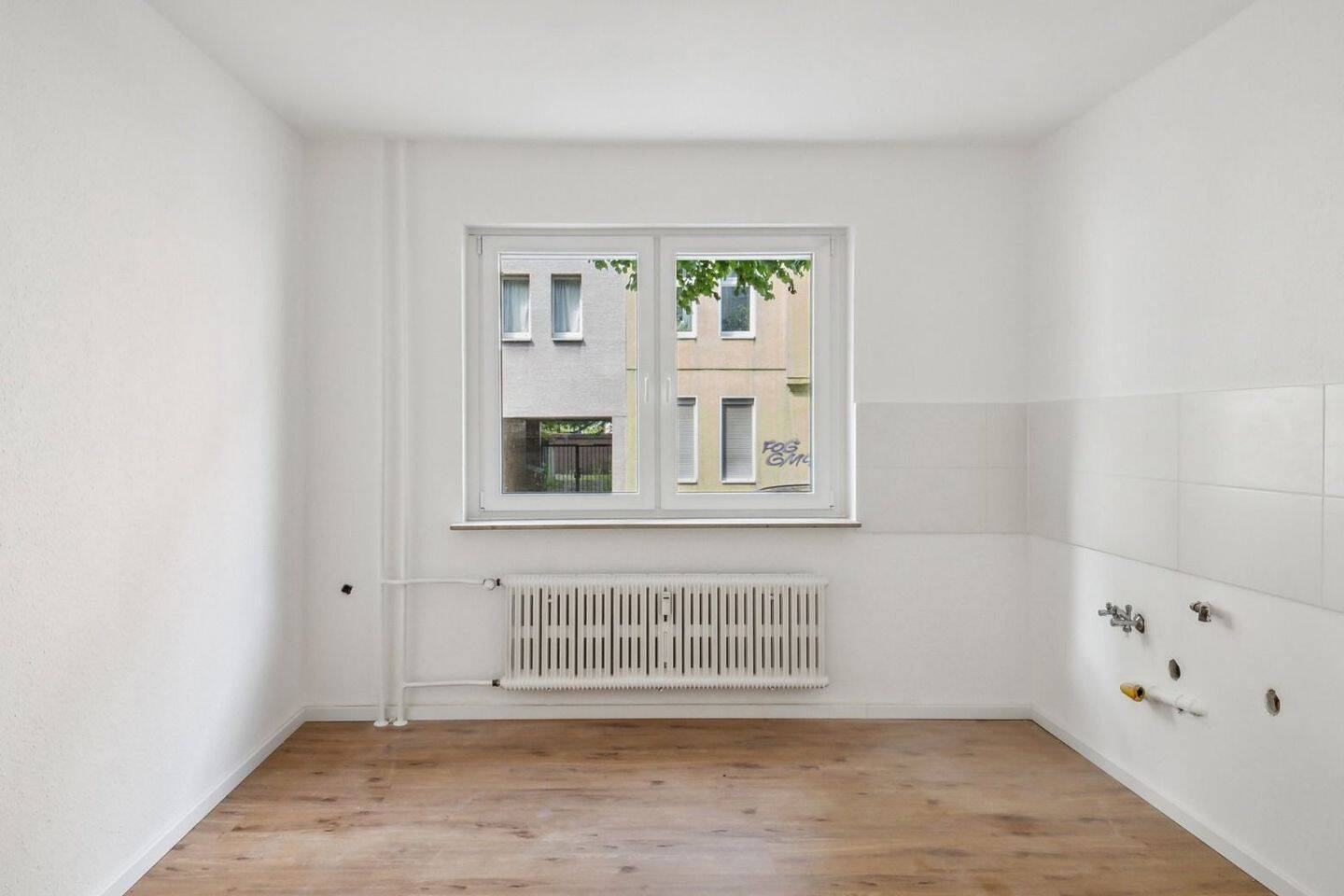 Hier wird frisch renoviert! Hübsche 2 Zimmer Wohnung im Herzen von Dortmund, 44147 Dortmund (Deusen Dorstfeld Lindenhorst Mitte)