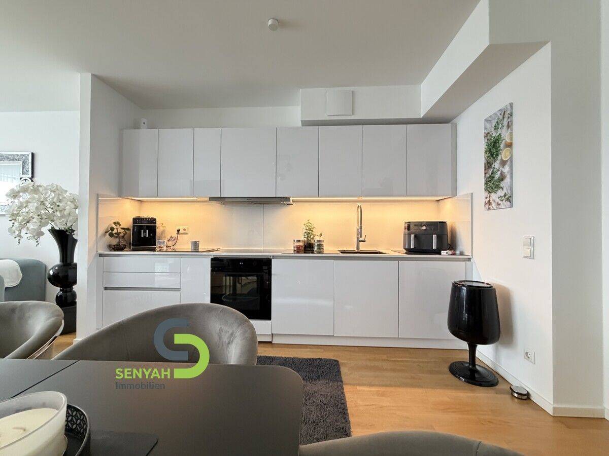 Über den Dächern von Hamburg – moderne Dachgeschosswohnung mit sonnigem Balkon, 22045 Hamburg (Wandsbek Jenfeld Tonndorf)