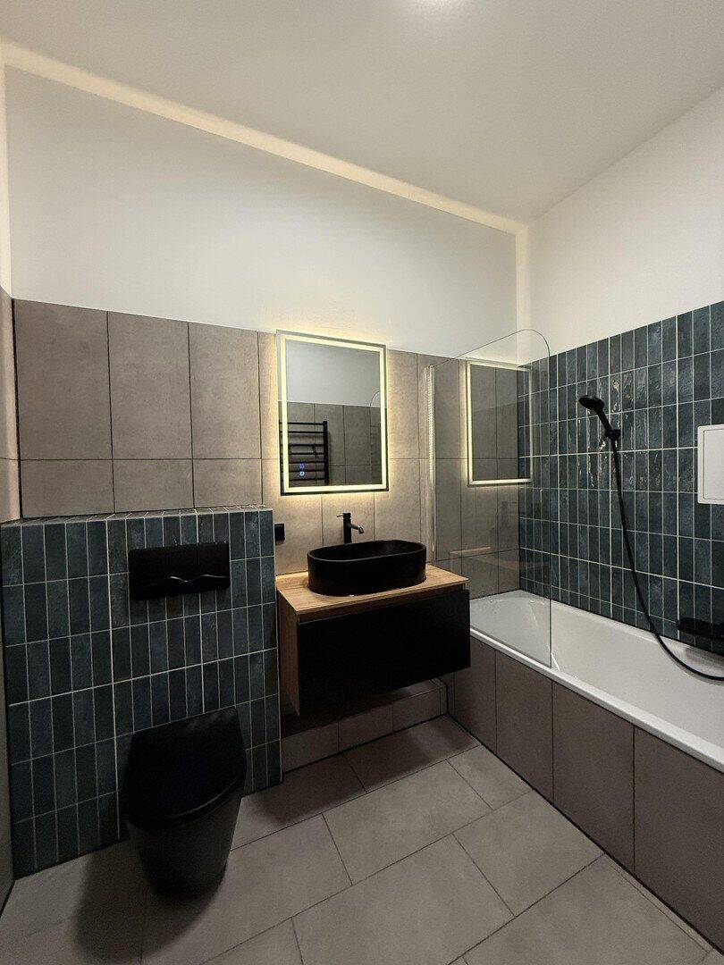 Erstbezug nach Sanierung: 2-Zimmer-Altbauwohnung mit Balkon, Aufzug & Einbauküche direkt am Dom, 39104 Magdeburg (Altstadt Buckau)