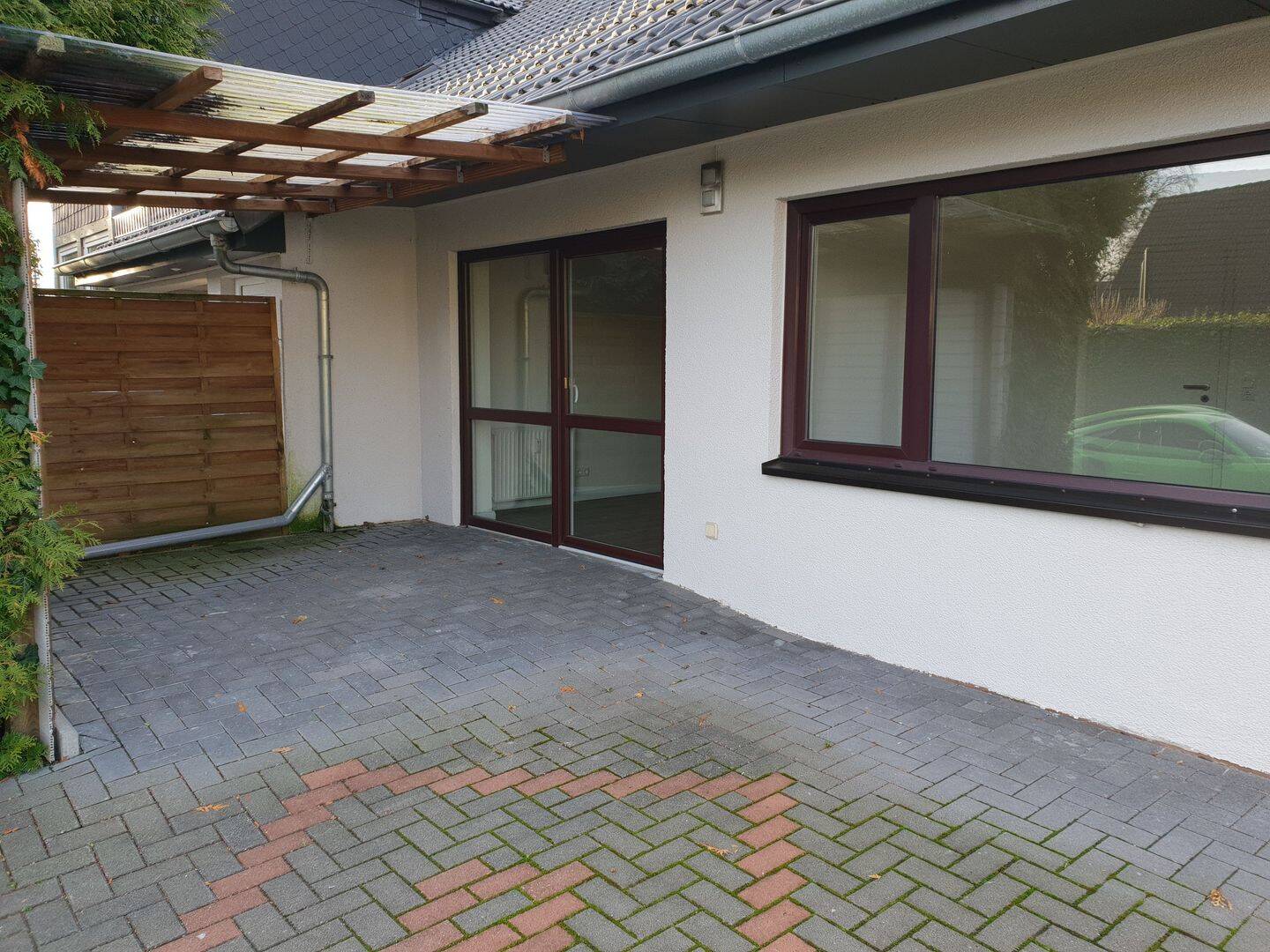 Renovierte ruhige 2,5 Zimmer Terrassenwohnung, EBK, PKW Stellplatz, 28307 Bremen (Arbergen Mahndorf Osterholz)