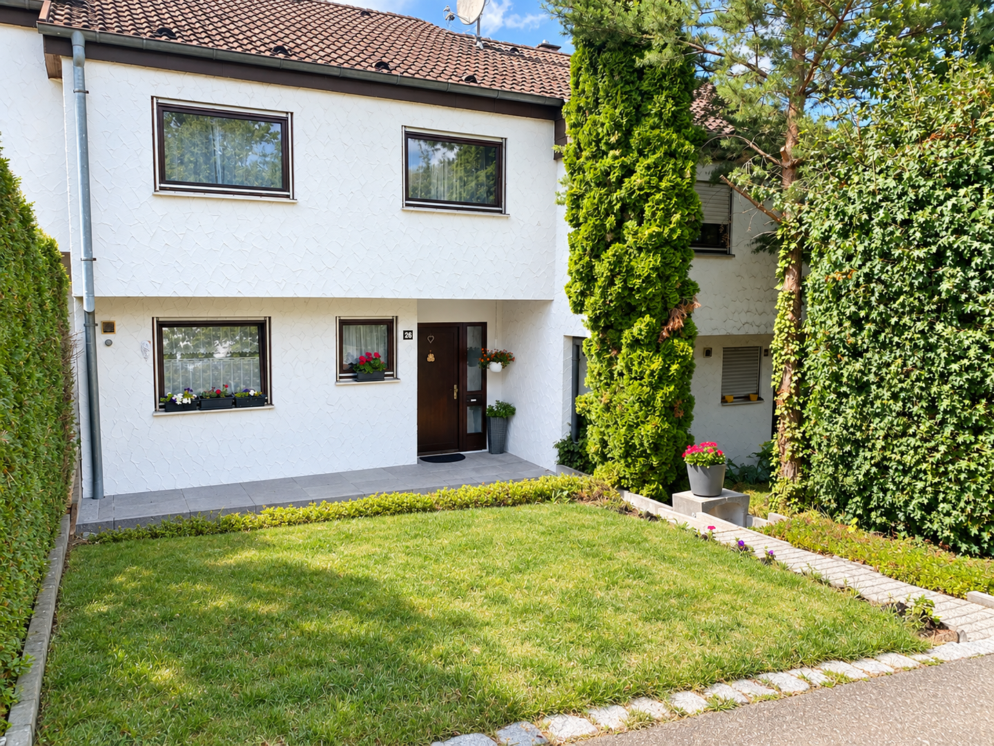 Gepflegtes 5-Zimmer-Reihenmittelhaus mit Garten, Terrasse & Garage in Dettingen/Erms – Buchhalde, 72581 Dettingen an der Erms