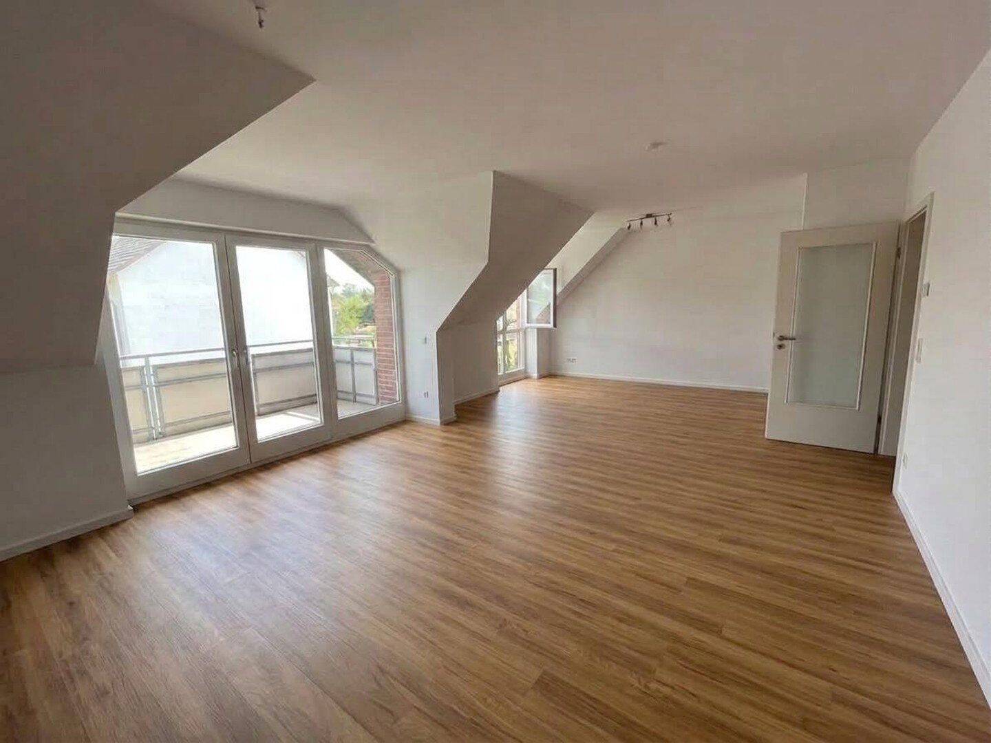 Penthouse-Maisonette der Extraklasse: Wohnen über zwei Ebenen mit 2 Balkonen und Aufzug, 58452 Witten