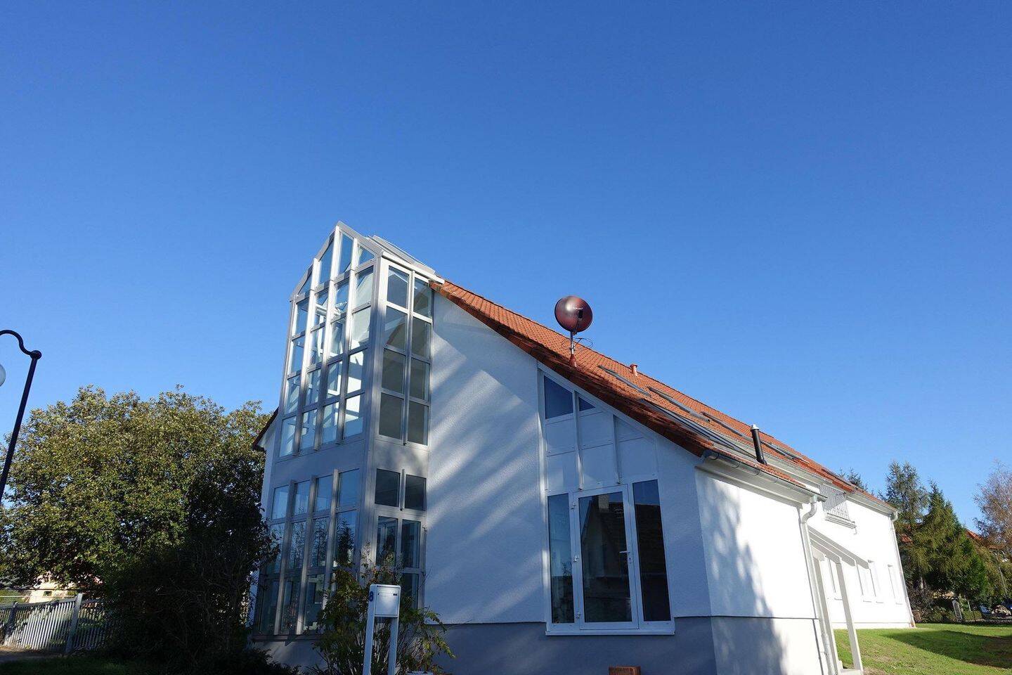 Lichtdurchflutete Haushälfte mit Garten, 7751 Jena
