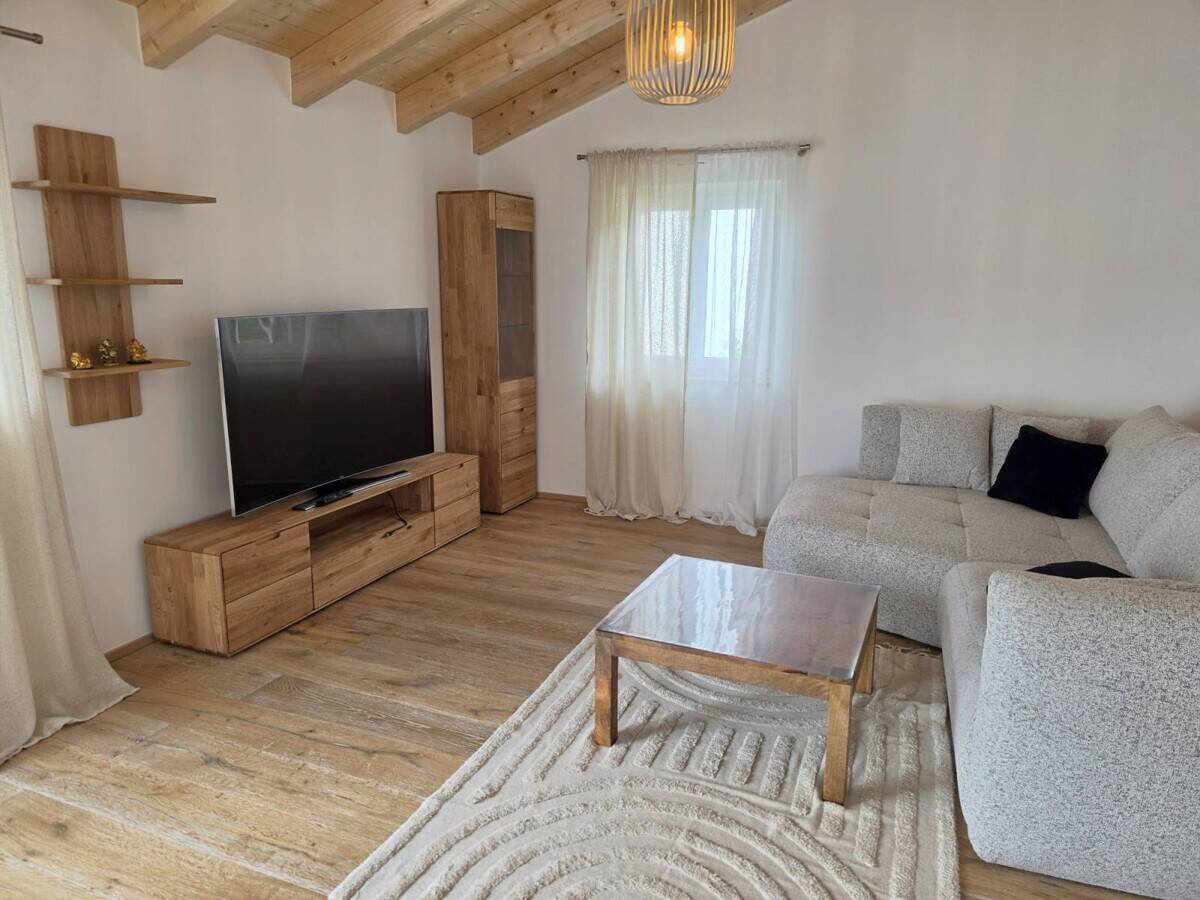 Möblierte 2-Zimmer-Wohnung mit Balkon in Kolbermoor, 83059 Kolbermoor