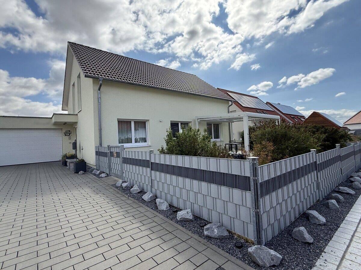 Moderner Wohntraum in SHA-Bibersfeld:  Energieeffizientes Haus mit Fernwärme & zwei Terrassen, 74523 Schwäbisch Hall