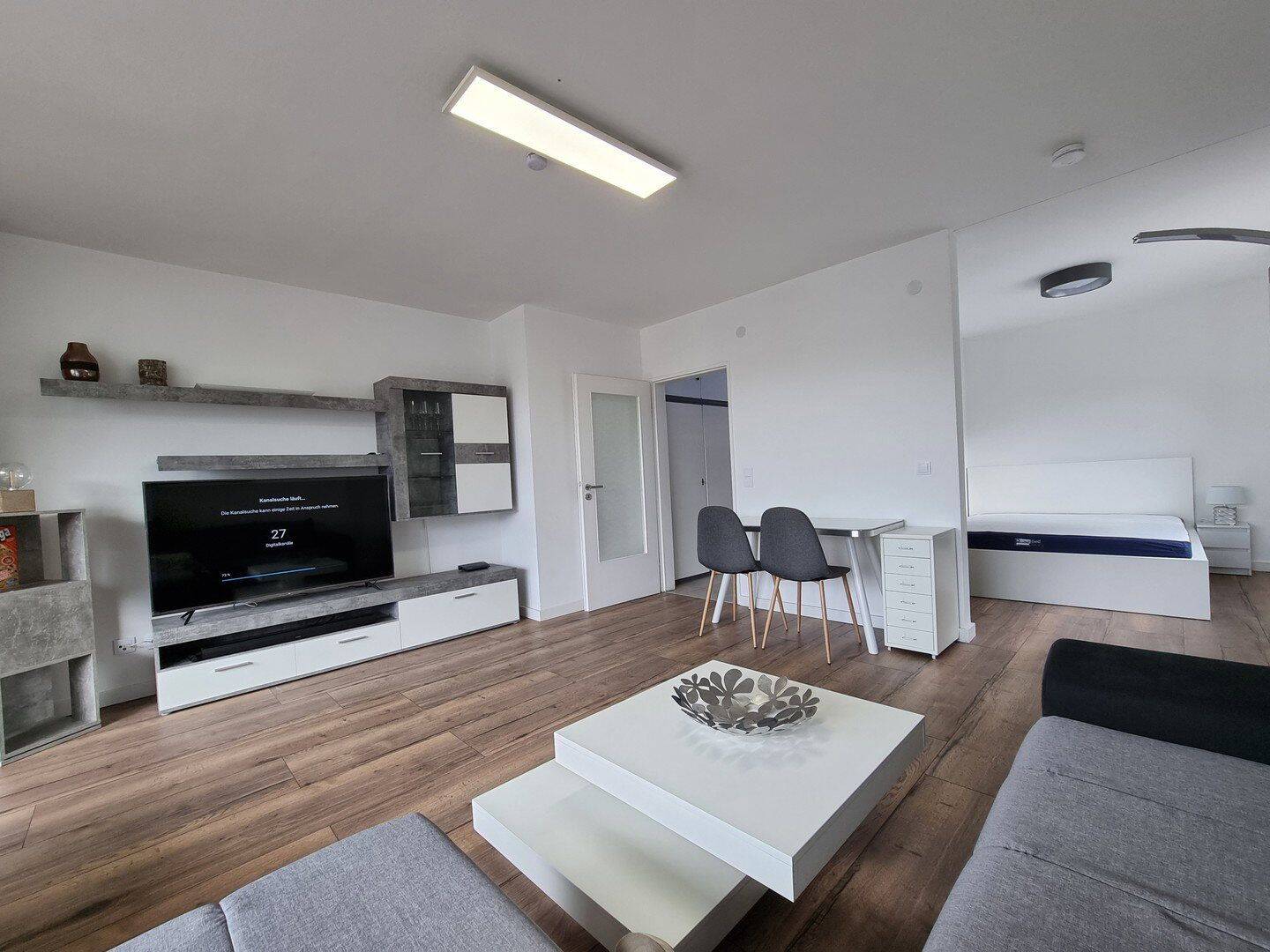 Exklusive möblierte 1 1/2 Zimmer-Wohnung Uni/HBF nähe mit EBK, großer Logia, Internet usw., 42119 Wuppertal (Elberfeld)