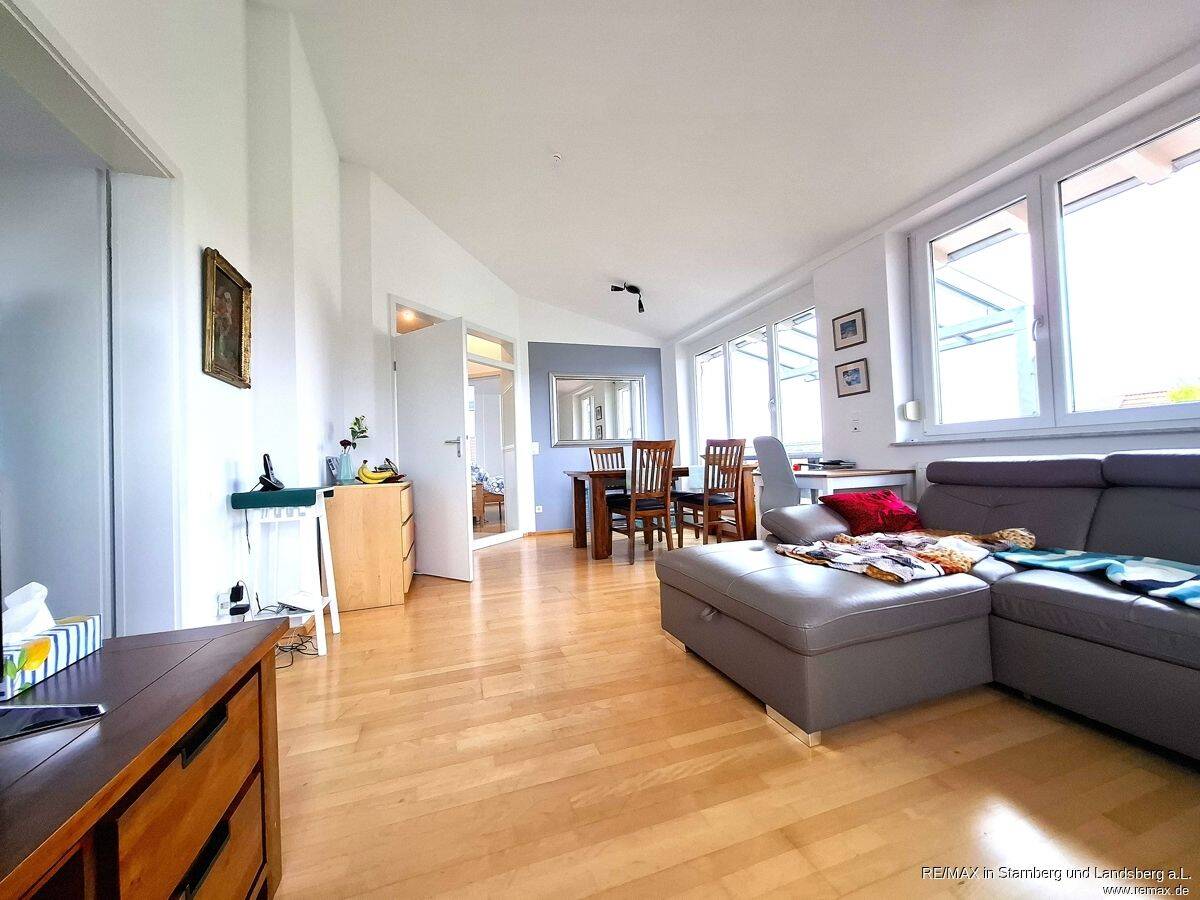 2-Zimmer-Dachterrassen-Wohnung in Neuried, > 60m², Küche inkl., Kellerabteil, frei ab Nov. 2026, Tiefgarage (Einzelstellplatz), 82061 Neuried