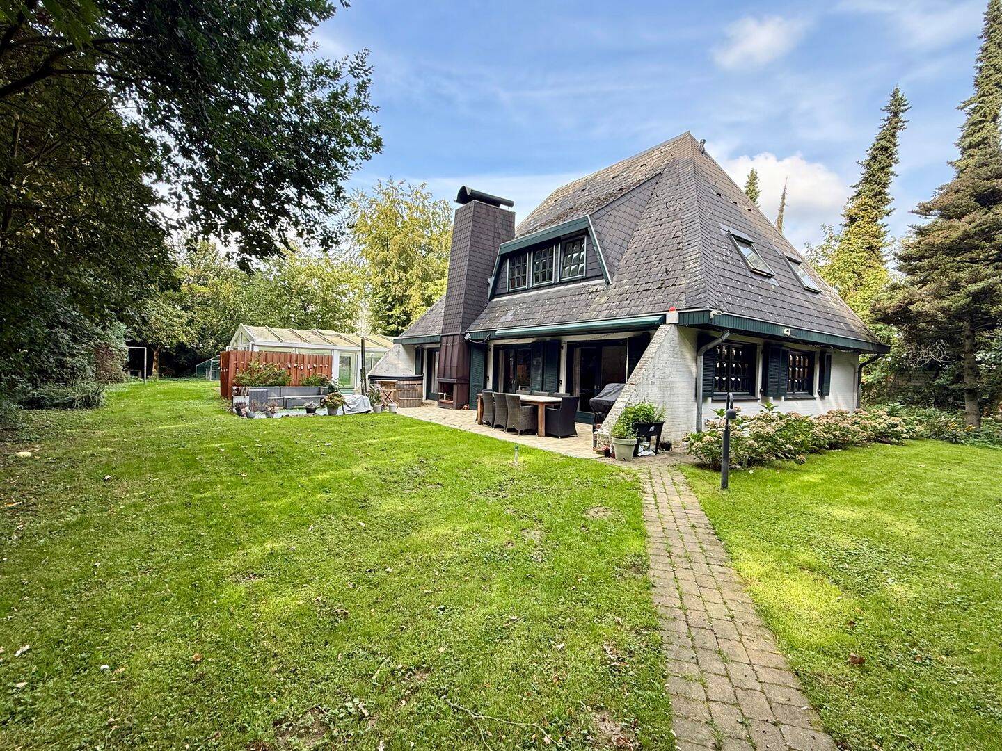 Landhaus mit Schwimmhalle, Saunahaus und fast 2.000 m² Grund **Urlaub beginnt zu Hause**, 47533 Kleve