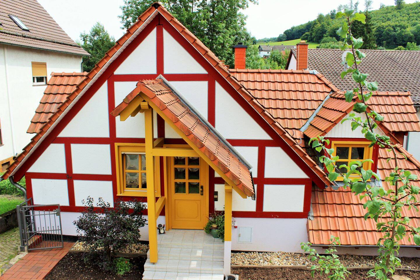 Großzügige 4-Zimmer-Wohneinheit mit Hauscharakter in Hessisch Lichtenau-Retterode, 37235 Hessisch Lichtenau