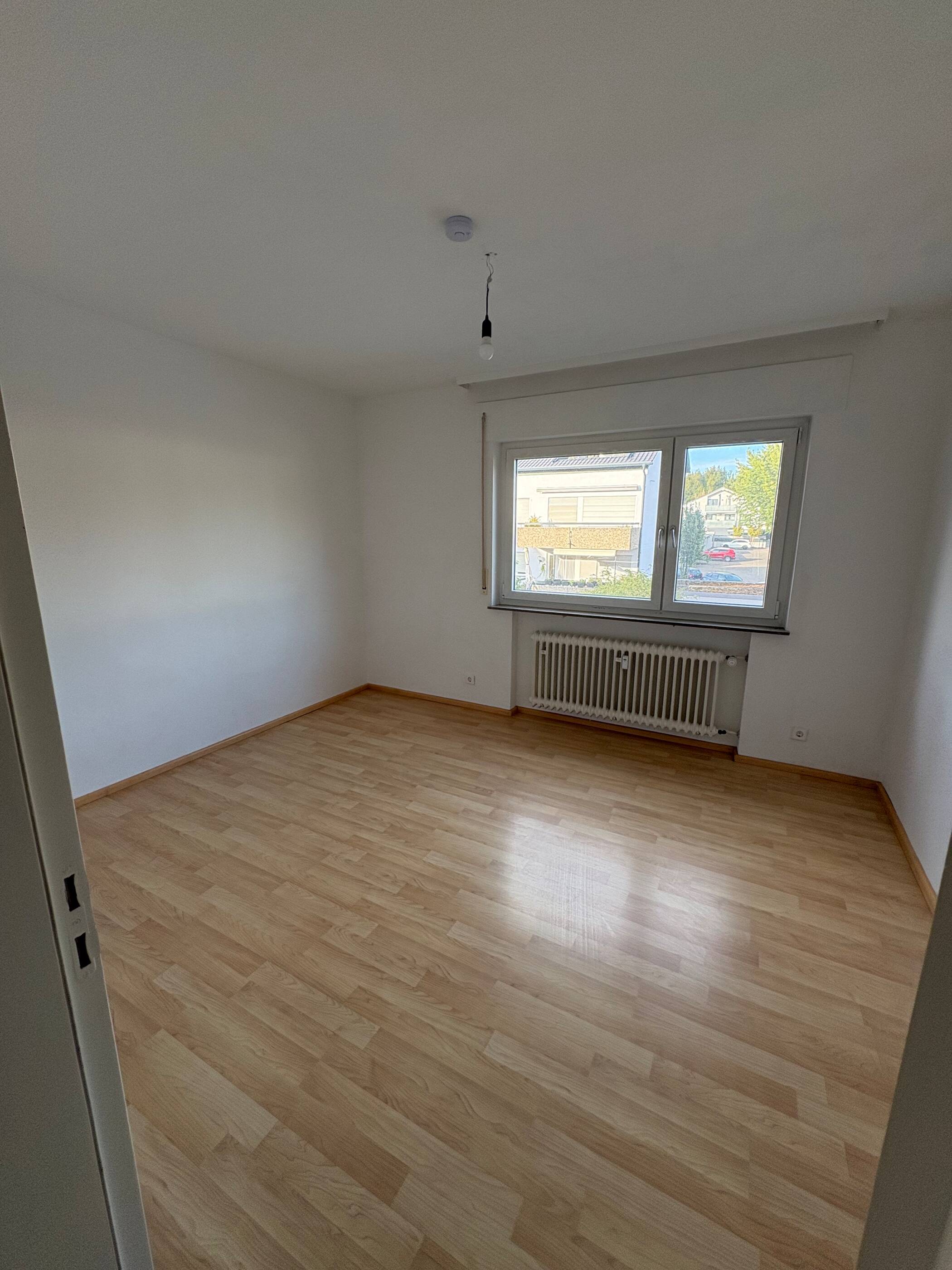 Schönes WG-Zimmer in entspannter 2er-WG mit Wohnzimmer, 70599 Stuttgart